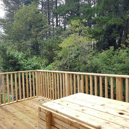 Train Carriage Couple And 2 Children * Anascaul