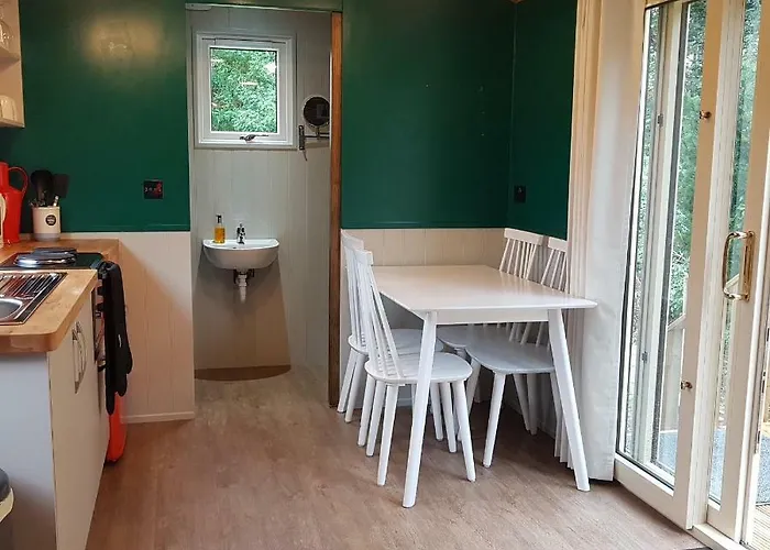 Kemping Train Carriage Couple And 2 Children *