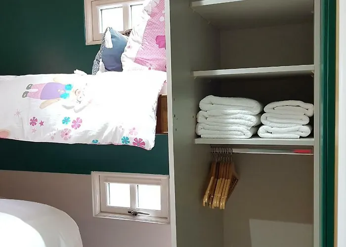 Train Carriage Couple And 2 Children Anascaul