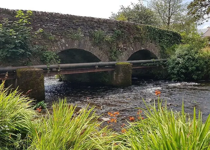 Train Carriage Couple And 2 Children Kemping
