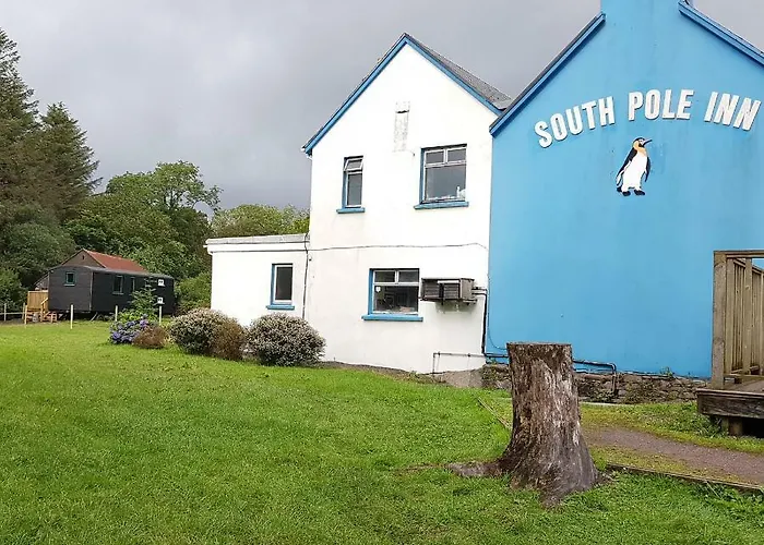 Train Carriage Couple And 2 Children Kemping Anascaul